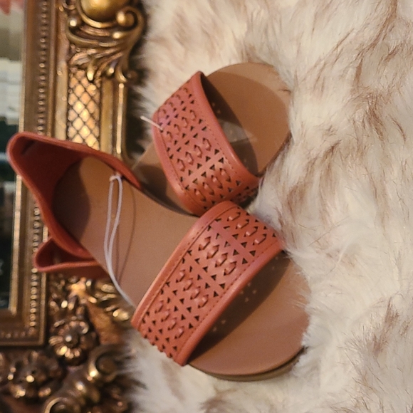 Shoes - Picture 3 of 3